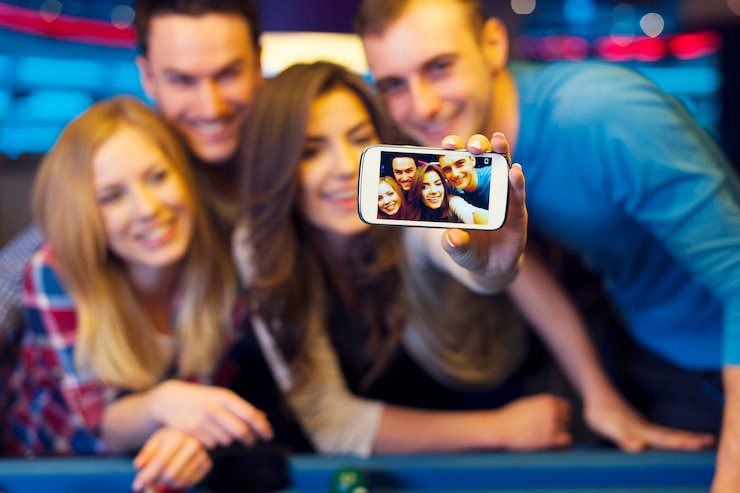 aa666 apk desktop site homepage with live-dealer table selections and sportsbook navigation